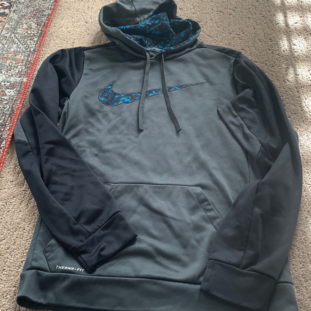 Nike gray and black therma fit mens medium sweatshirt - size small